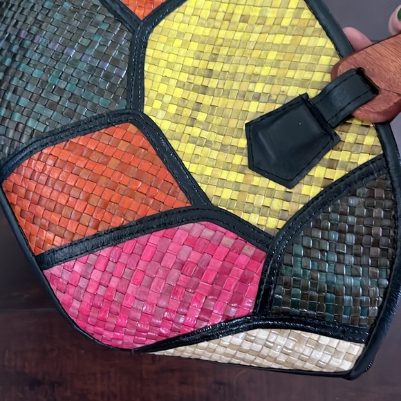 Vintage Style Woven Straw Patchwork Faux Leather Wooden Bag - Picture 3 of 12